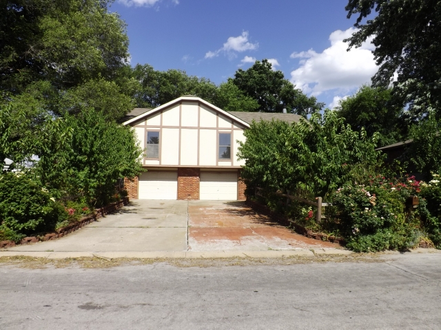 7117-7119 N Park Ave, Gladstone, MO 64118 