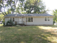 112 N Austin St, Oak Grove, MO 64075 