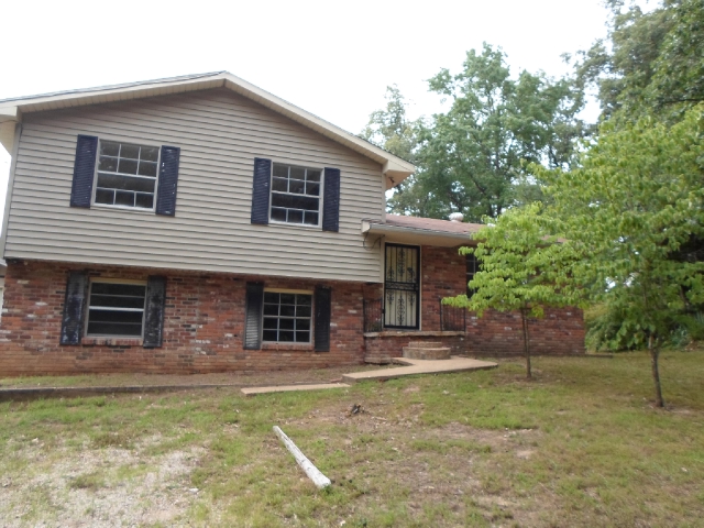 159 Rhinestone Lane, Poplar Bluff, MO 63901 