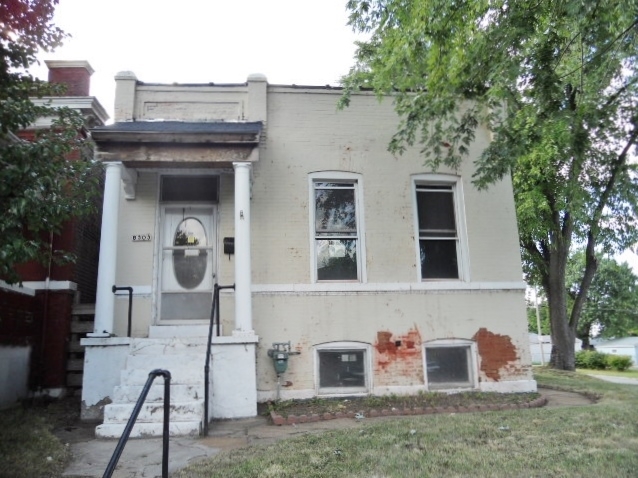 8303 Minnesota Ave, Saint Louis, MO 63111 