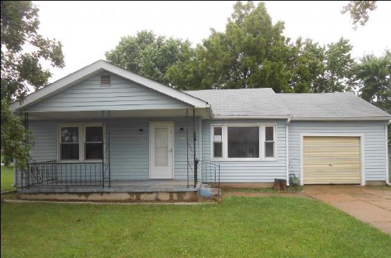123 Moore St, Farmington, MO 63640 