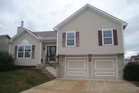 3711 SE Adams Drive, Blue Springs, MO 64014 