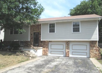 812 NE 80th Ter, Kansas City, MO 64118 