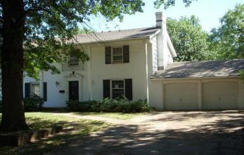 8820 E 61st Ter, Raytown, MO 64133 