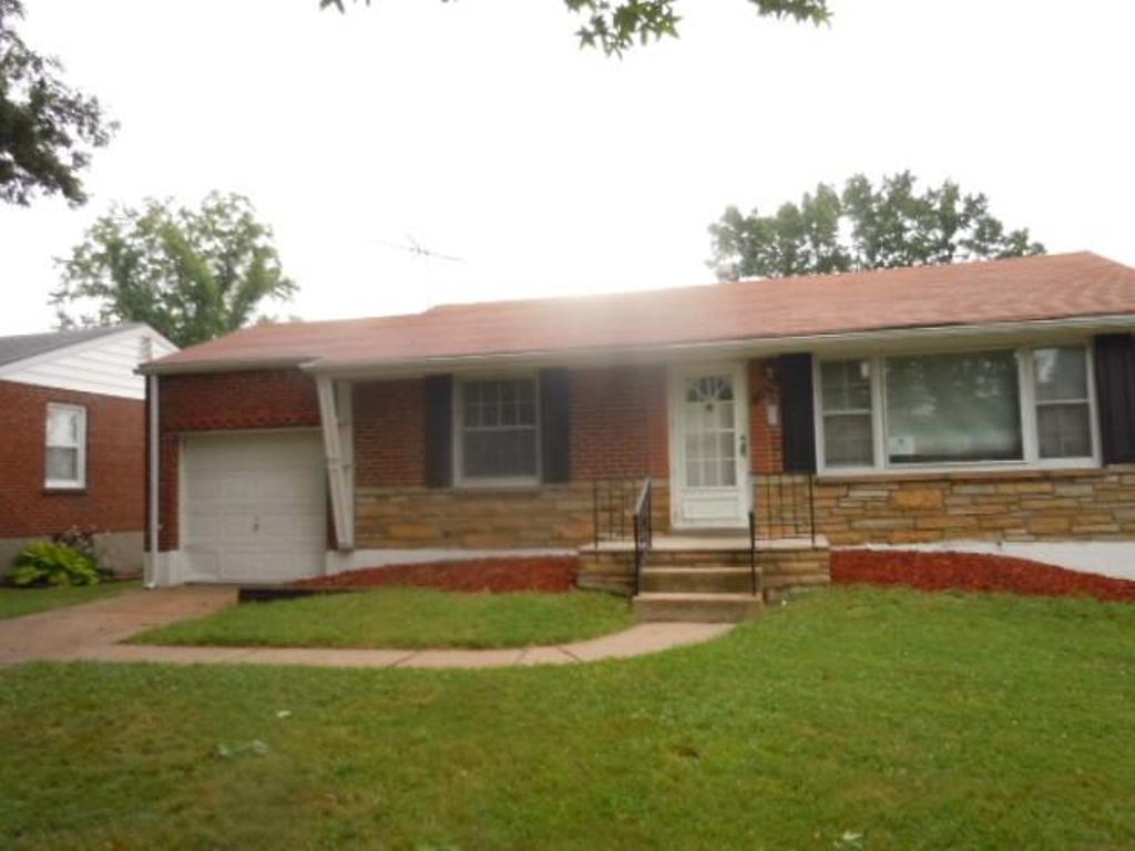 1051 Donnell Avenue, Saint Louis, MO 63137 
