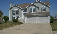 807 S Sunset Ln, Raymore, MO 64083 