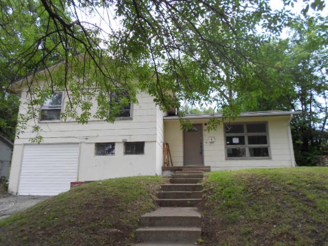 3812 E 47th Terrace, Kansas City, MO 64130 