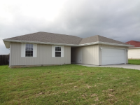 105 Spruce Ave, Clever, MO 65631 