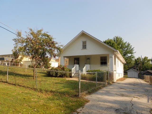 4220 NE 45th St, Kansas City, MO 64117 