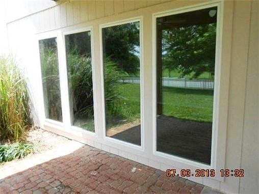 Easton, Liberty, MO 64068 