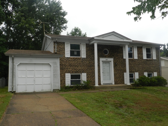 967 Tree Trails Ln, Fenton, MO 63026 