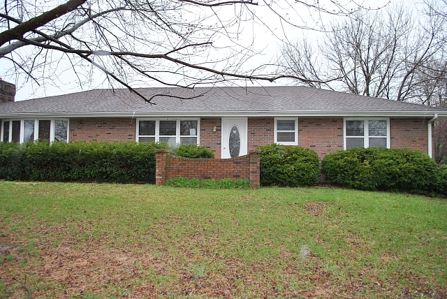 Glena, Saint Joseph, MO 64505 