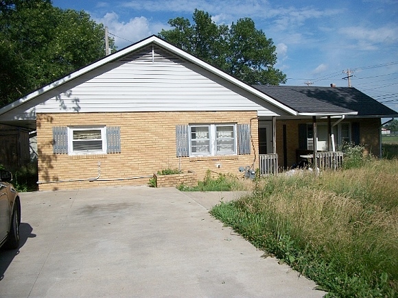 Rollins, Centralia, MO 65240 