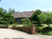 Country Club, Jefferson City, MO 65109 