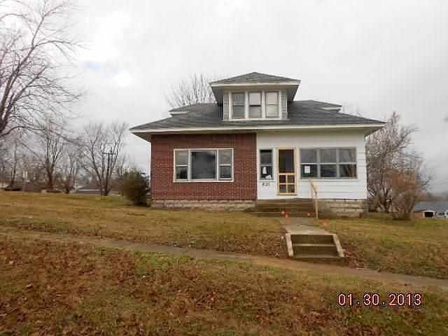 E 3Rd Street, Scott City, MO 63780 