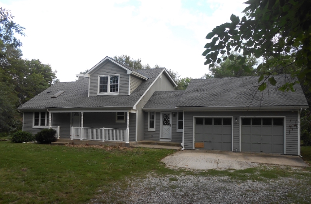 12711 E 211th Street, Peculiar, MO 64078 