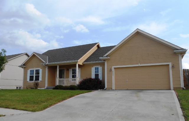 9811 E 219th Circle, Peculiar, MO 64078 