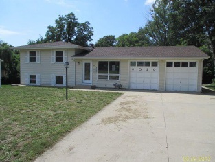 6020 N Wayne Ave, Kansas City, MO 64118 