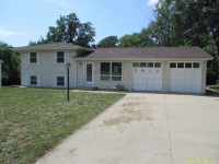 6020 N Wayne Ave, Kansas City, MO 64118 