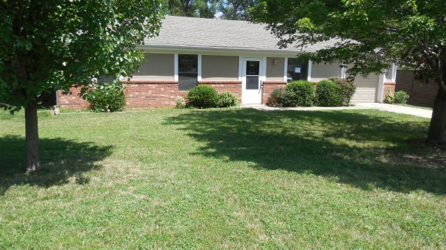 832 NE Pollard St, Lees Summit, MO 64086 