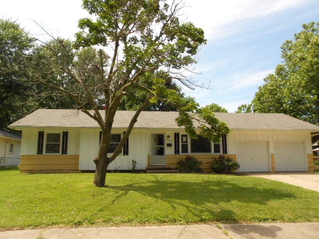 11504 Orchard Road, Kansas City, MO 64134 