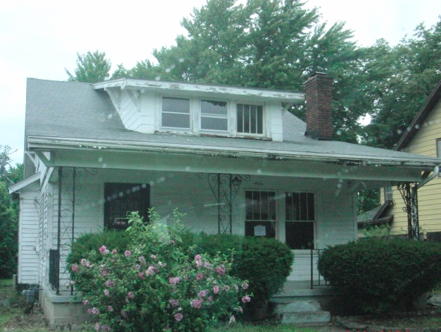 810 S Forest Ave, Independence, MO 64052 