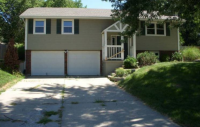 403 SE Annette St, Lees Summit, MO 64063 