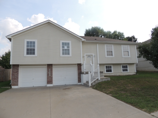 18607 East Bundschu Place, Independence, MO 64056 