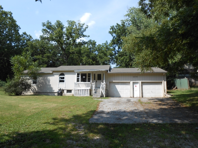 5316 NE 49th Street, Kansas City, MO 64119 