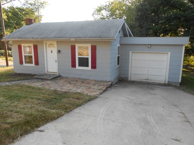 4428 N Olive St, Kansas City, MO 64116 