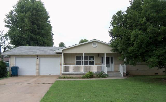 910 S Rosewood Dr, Monett, MO 65708 