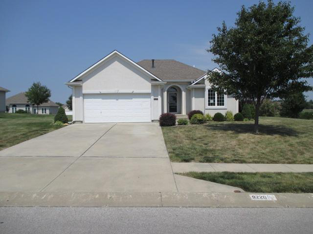 9220 NE 94th Pl, Kansas City, MO 64157 