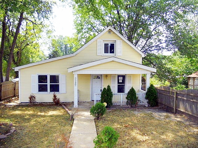 3982 Walsh St, Saint Louis, MO 63116 