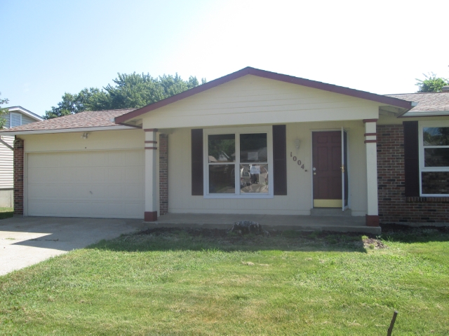 1004 Carriage Run Dr, Saint Charles, MO 63303 