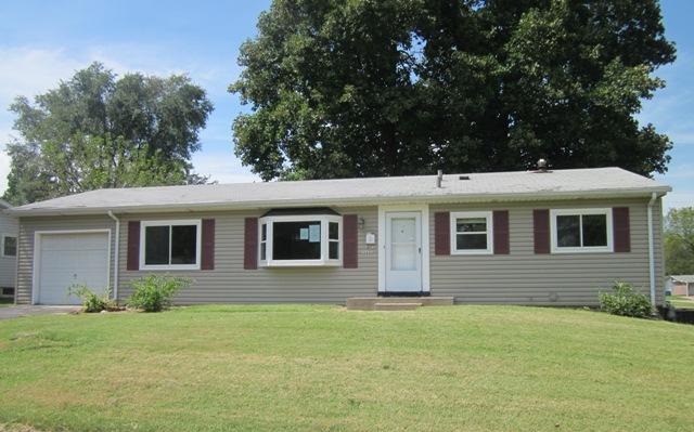 6715 Vineland Dr, Hazelwood, MO 63042 