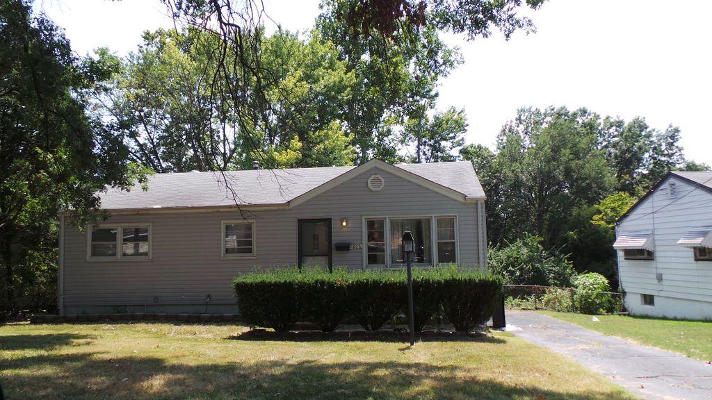 928 Edgehill Drive, Saint Louis, MO 63135 