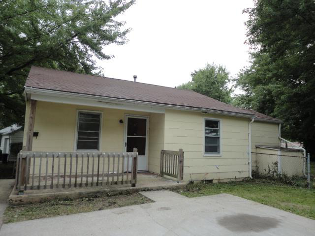 7004 Hunter St, Raytown, MO 64133 