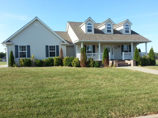 525 Braning Dr, Farmington, MO 63640 