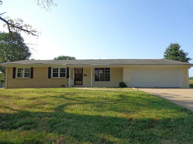 408 Weyland Dr, Boonville, MO 65233 