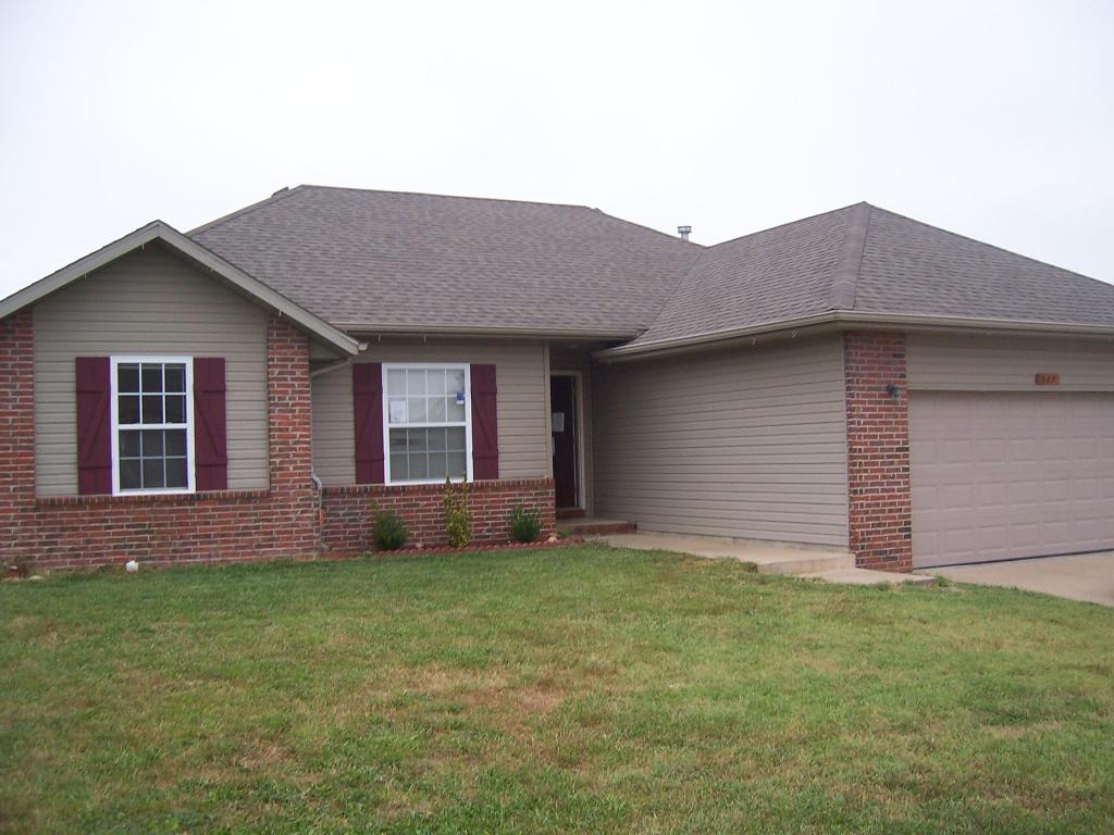 327 S Red Ave, Springfield, MO 65802 