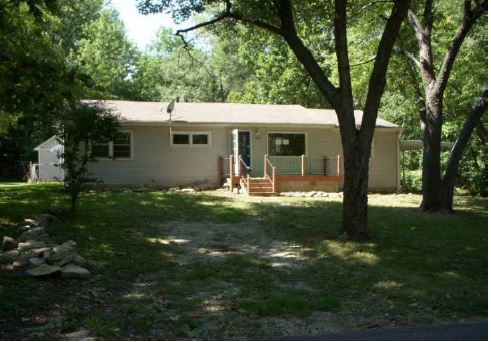 10324 Richmond Dr, Kansas City, MO 64134 