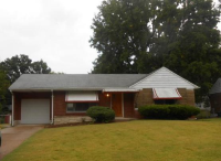 1125 Waldorf Dr, Saint Louis, MO 63137 