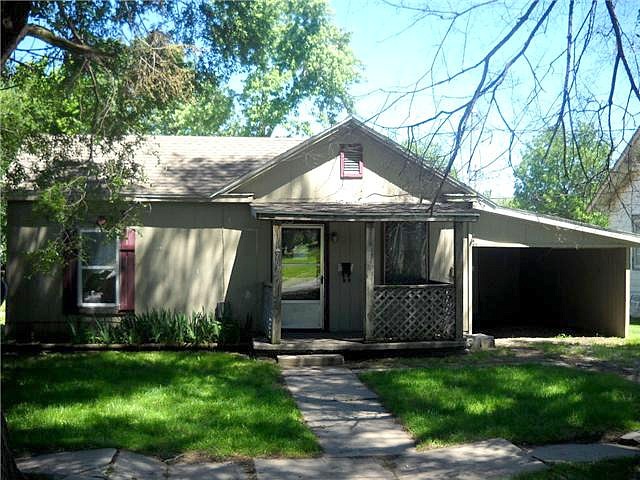 Pine, Holden, MO 64040 