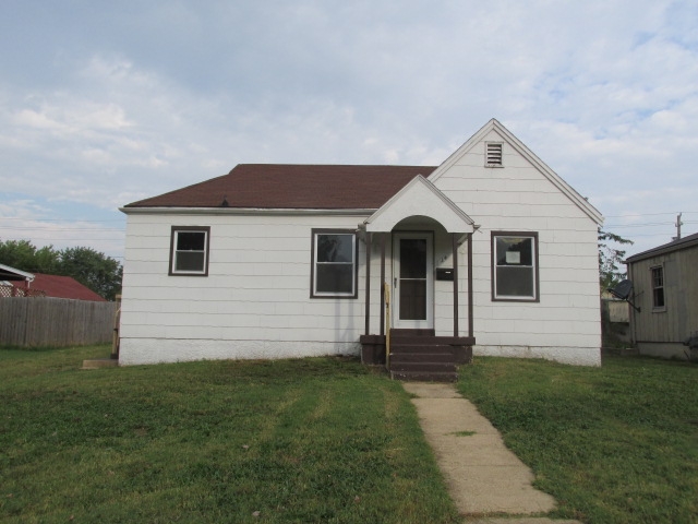 34 Greenwood Dr, Lebanon, MO 65536 