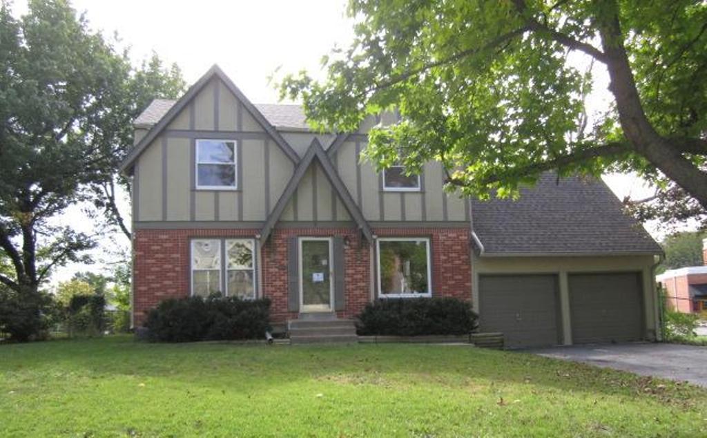 415 E 81st St, Kansas City, MO 64131 