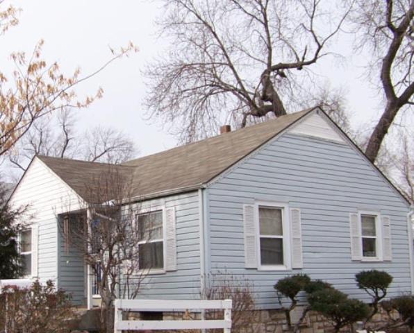 2220 E 73rd St, Kansas City, MO 64132 