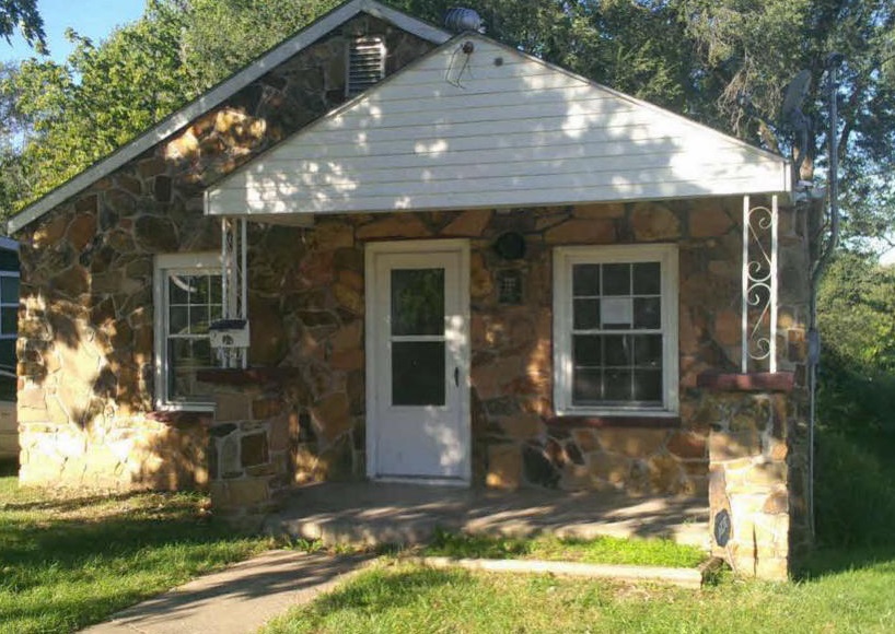 2141 N Oakland Ave, Springfield, MO 65803 