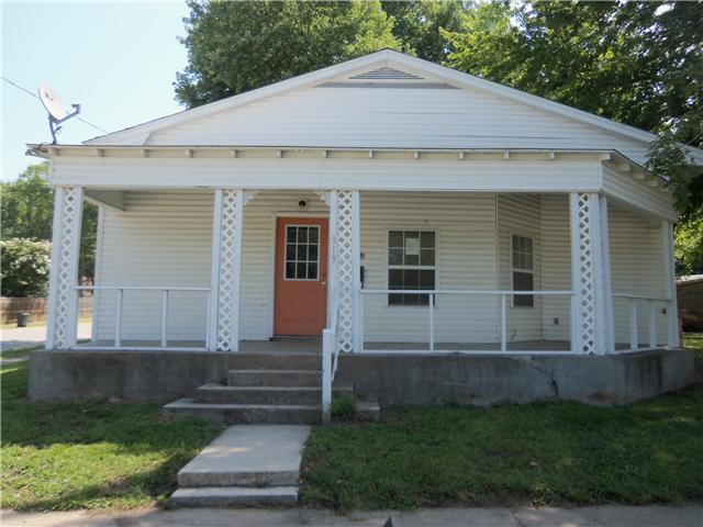 319 N Tennessee Ave, Carterville, MO 64835 