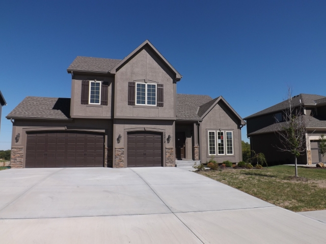 10218 NE 103rd Terr, Kansas City, MO 64157 