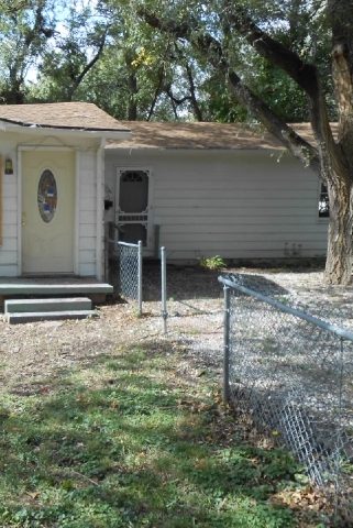 1912 Sun Valley Rd, Saint Joseph, MO 64507 